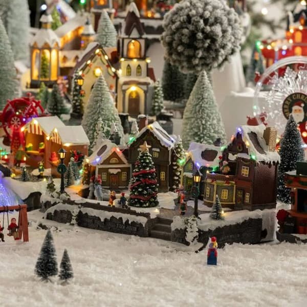 Julby gågata med 33 LED-lampor + transformator Feeric lights & jul