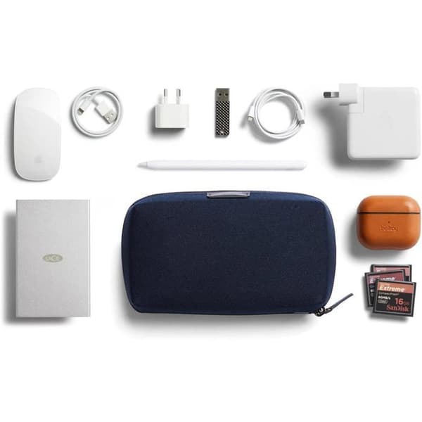 Bellroy Tech Kit med dragkedja - Förvaring av Hi-Tech tillbehör - Marinblå