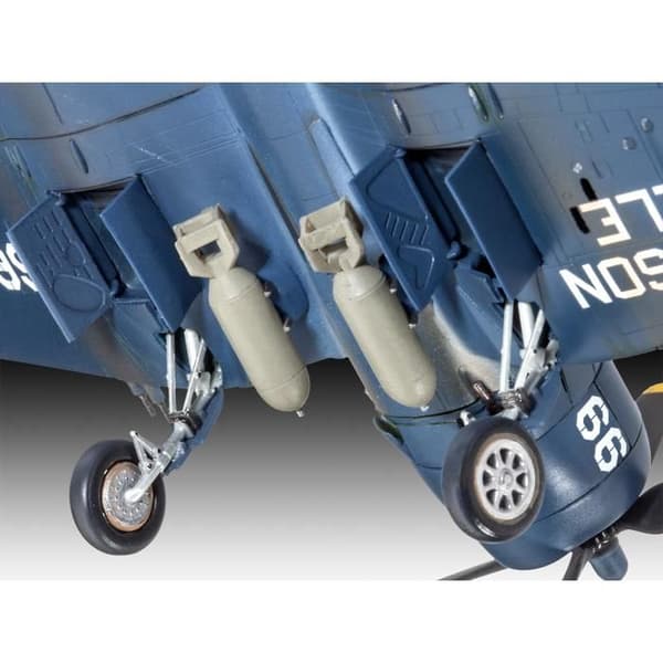 Modellflyg: F4U-4 Corsair