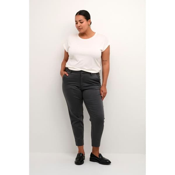 Kvinna 7/8 chinos KAFFE Curve Leana