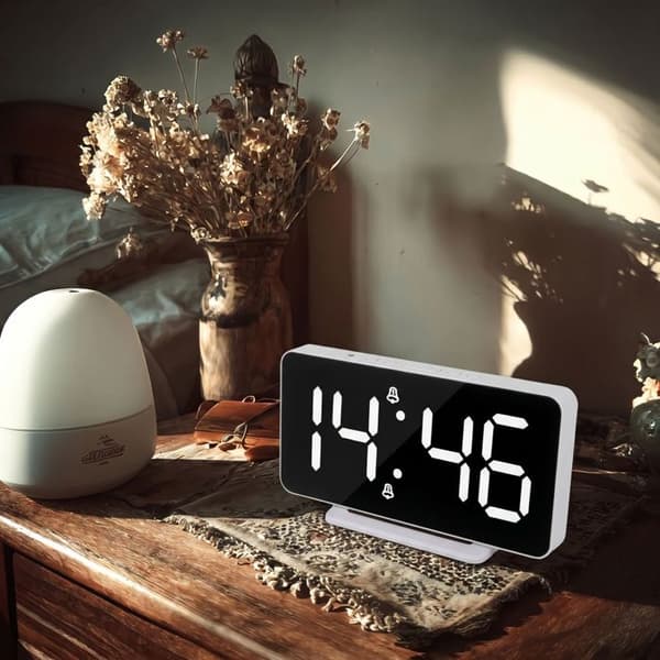 GreenBlue - Klocka / Väckarklocka med alarm och termometer - LED - Vit