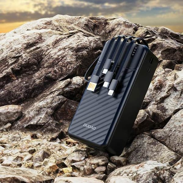 Extern batteri K11 Max 30 000 mAh med integrerade kablar - Svart