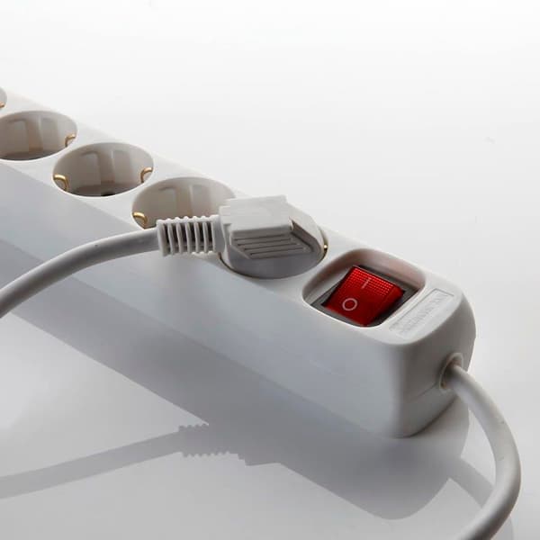 Alyco Power Strip - 199446 - Multipel bas 6 enchufes med switch 3m kabel, vit