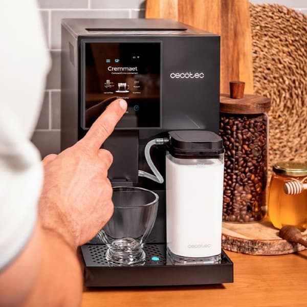 Cecotec Espressomaskin Superautomatique Cremmaet Compactccino Connected. 19 Bar, Thermoblock, TFT-skärm, Wifi