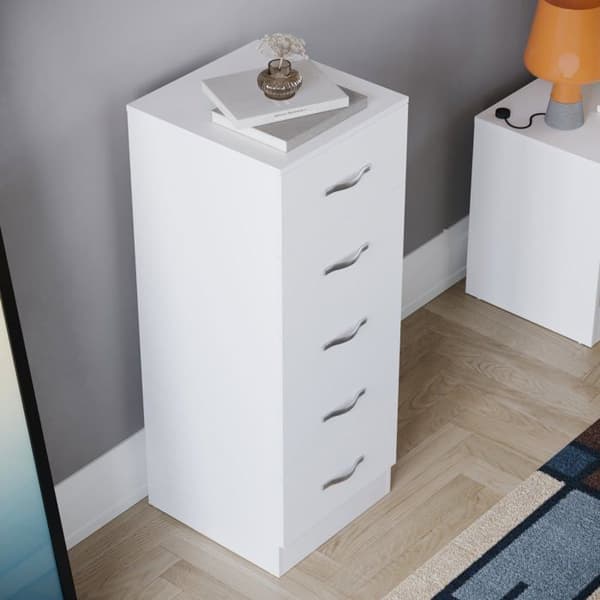 Kommod - Riano - 5 lådor - Modern design - Vit