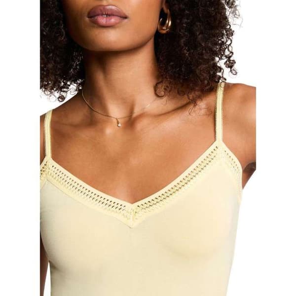 Tight tanktop