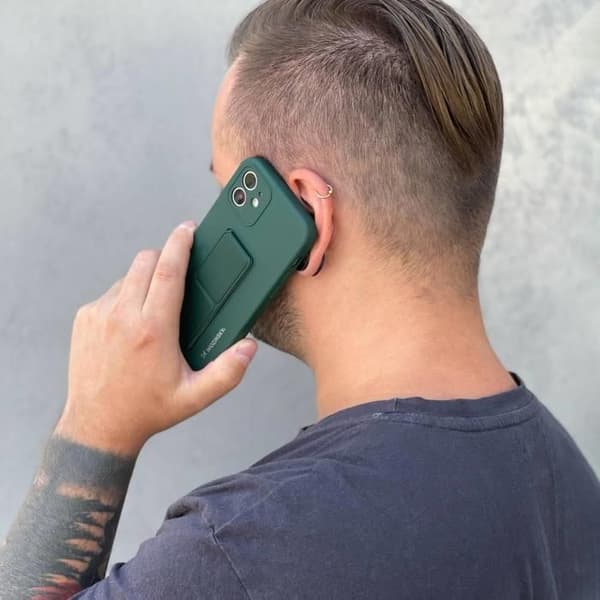 Gul silikonfodral med ställ för iPhone 12 Pro Max