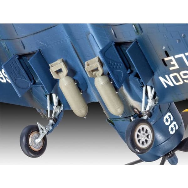 Modellflyg: F4U-4 Corsair