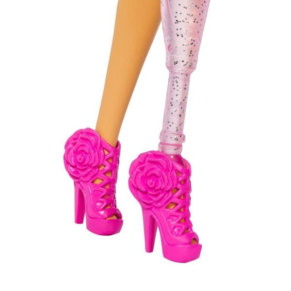 Barbie Deluxe Stil 2 i Barbiecore Kläder HYV26