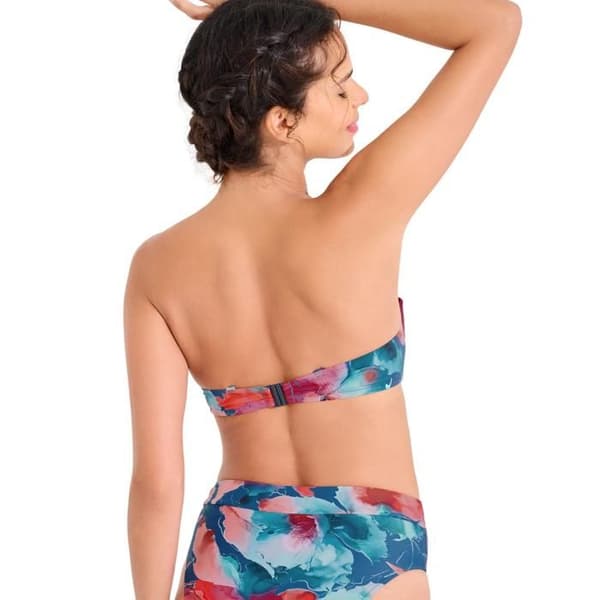 Bikinitopp dam Lisca Roma