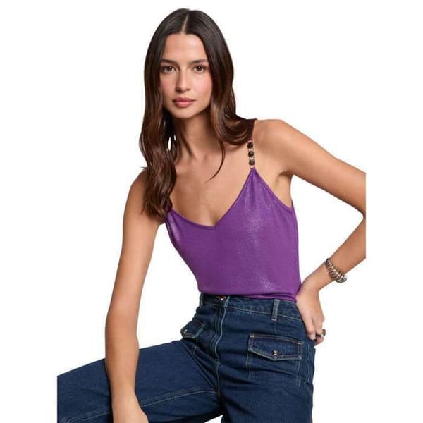Tight tanktop