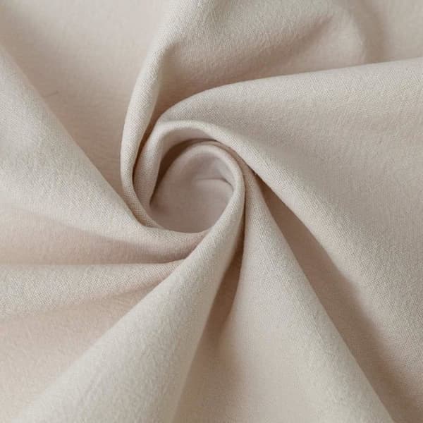 Rektangulär bordsduk i bomull 150×215 cm – vit med beige volanger, halkfri, tvättbar