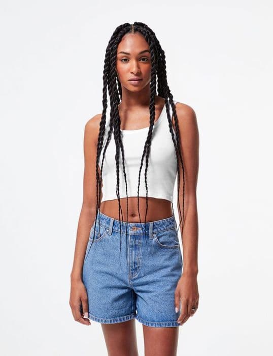 Kort mamma i jeans