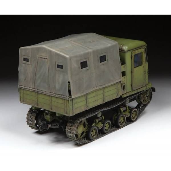 Sovjetisk artilleritraktor STZ-5