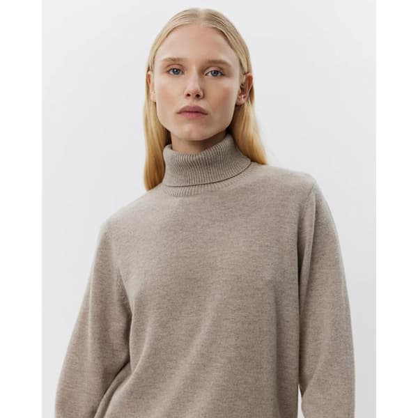 Pull dam Sofie Schnoor Nellsw