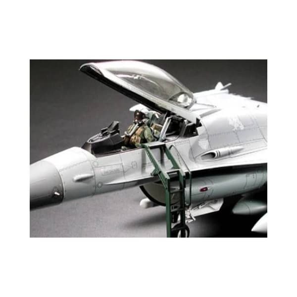 Modellflygplan: Lockheed Martin F-16CJ Blk 50: Fighting Falcon