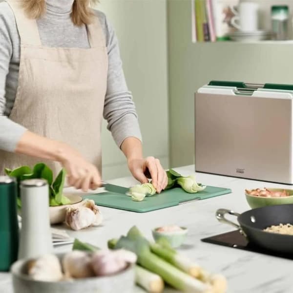 Skärbrädset - JOSEPH JOSEPH - Folio™ - 4 delar - Förvaringsfodral - Halkfria