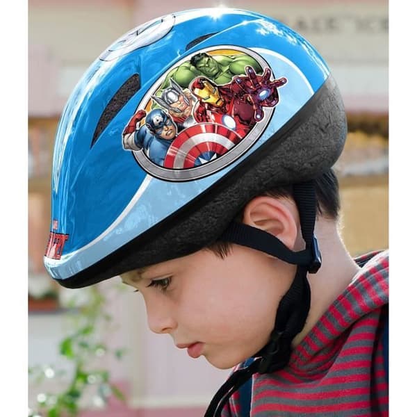 AVENGERS Protection Pack - Hjälm - Knäskydd - Armbågsskydd