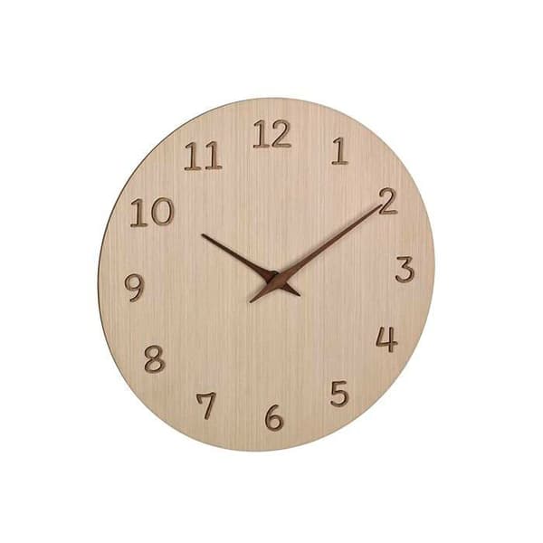 Väggklocka i trä - TFA Dostmann - Analog - 30 cm i diameter - Ljusbrun - 3D-siffror - Visare ingår