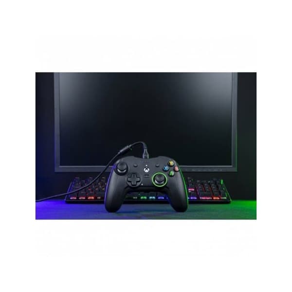 Gamepad - NACON - Revolution X - Kabelansluten - Vibration - Svart