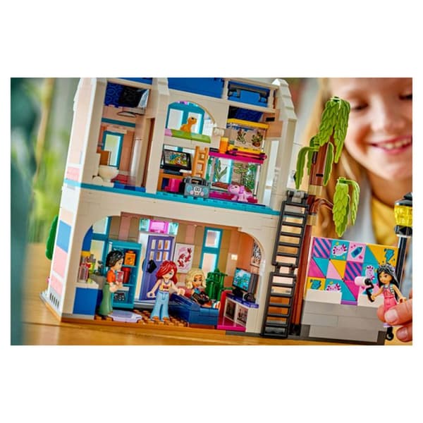 42687 Lianns familjehus ® Vänner
