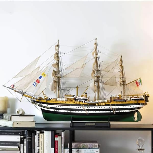 Båtmodell i trä: Amerigo Vespucci