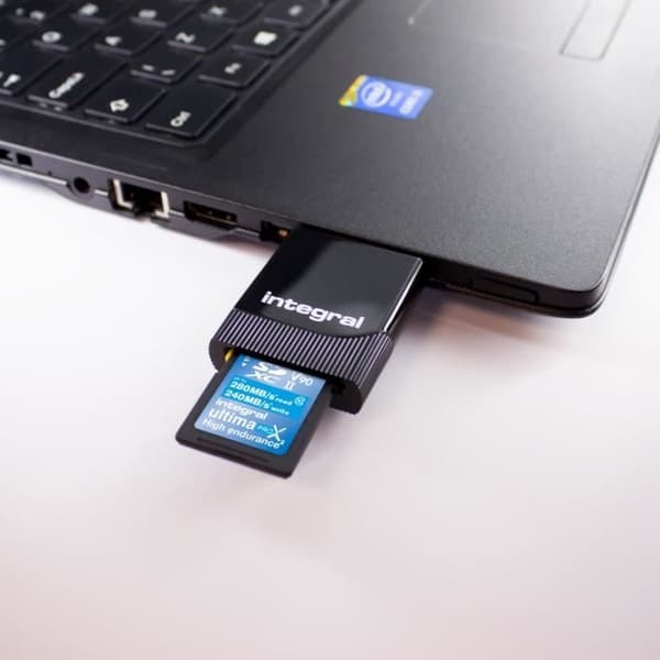 INTEGRAL EUROPE UHS-II SDHC/SDXC kortläsare kompatibel PC&MAC