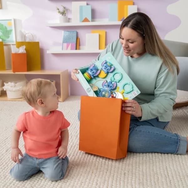 DISNEY BABY - STITCH - Presentlåda för nyfödda - 4 babyleksaker, Rassel, Bitleksak, Multisensoriska leksaker