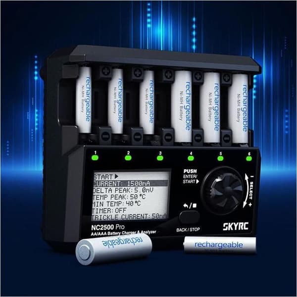 SkyRc NC2500 Pro AA och AAA batteriladdare och analysator