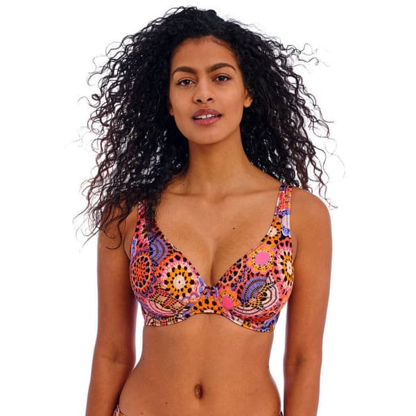 Bikinitopp dam Freya Santiago nights