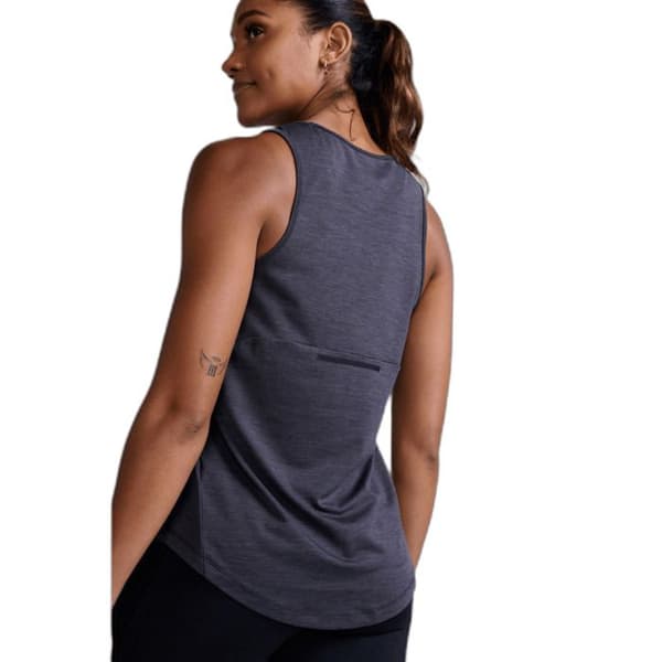 Damlinne 2XU Motion