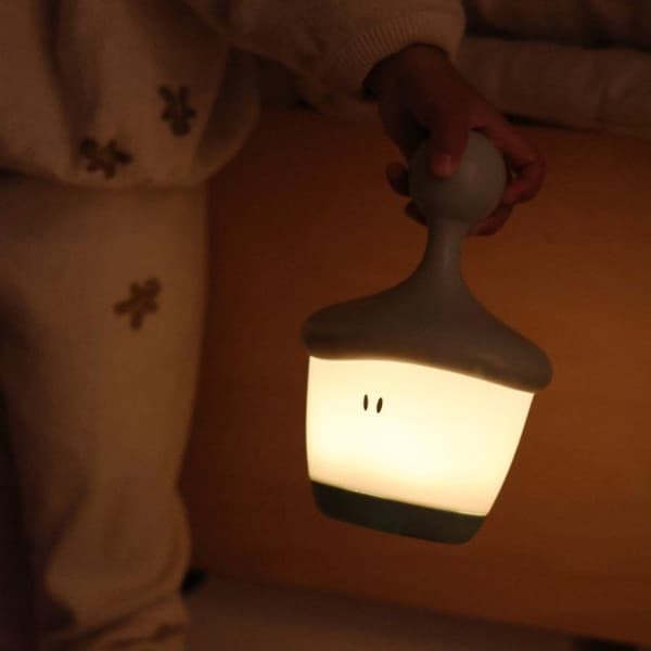 Nattlampa baby - BÉABA - Pixie Stick - salviagrön - gråtsensor - lång batteritid