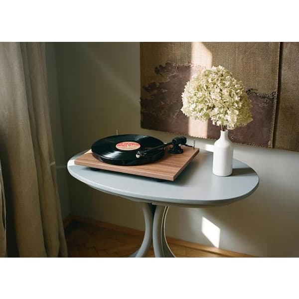 Pro-Ject Pladespiller E1 AT3600L Plug & Play Sort - Anti-resonans Design