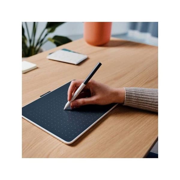WACOM One pen tablet medium