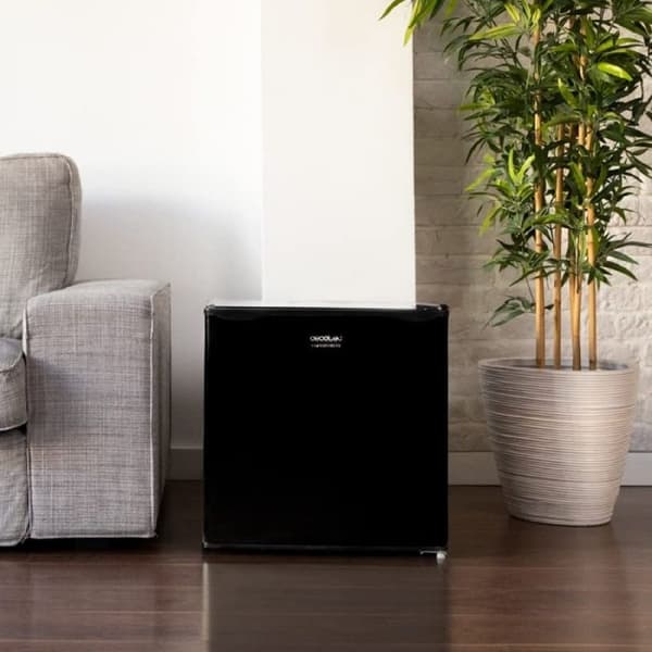Cecotec Mini-køleskab GrandCooler 20000 SilentCompress Black E