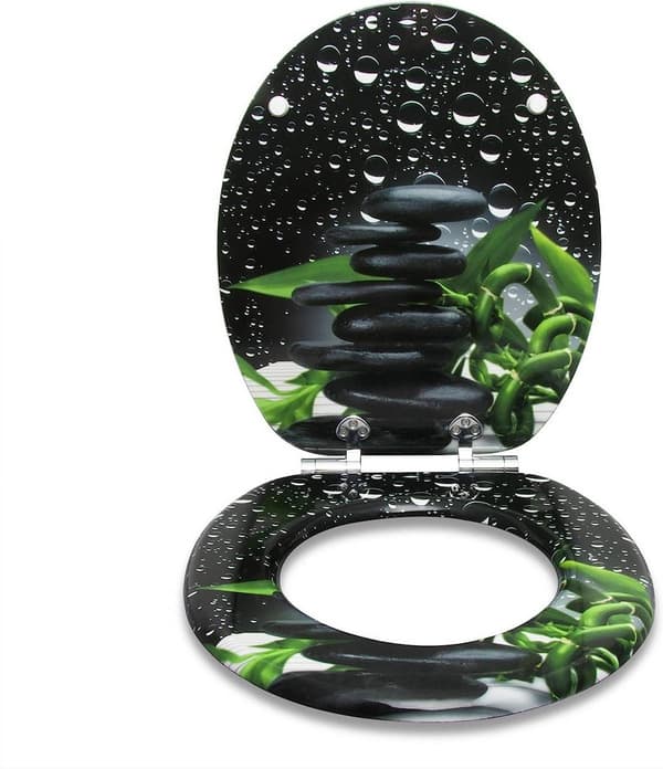 Oval toalettsits med soft close-funktion av MDF