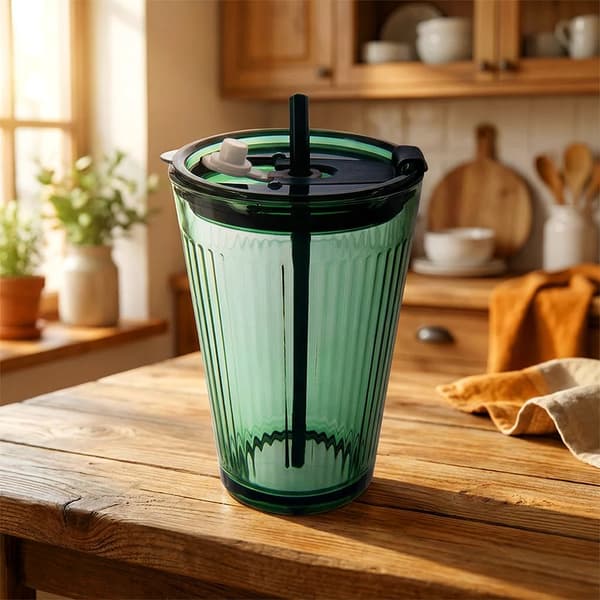 Glaskop med låg og sugerør - 450 ml - Grøn