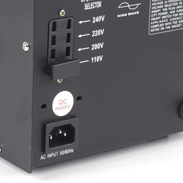 Spændingsomformer - DC-DC Konverter - Step-Up/Step-Down Buck-Boost - Til Elektronik - Sort