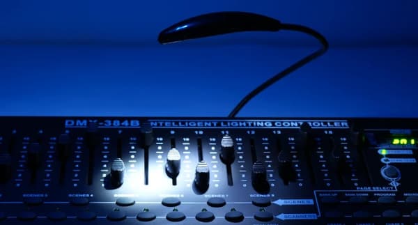 DMX512-controller - 384-kanals lysstyring - Programmering og redigering - Til professionel scene og DJ - EU-stik