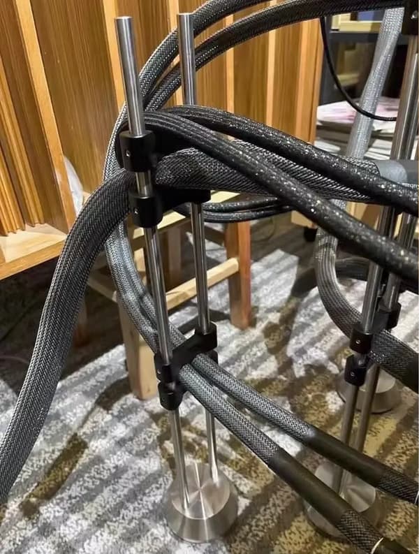 Kabelholder til strømstik - Stativ - 160 mm - 304 rustfrit stål - Stødabsorberende - Sort