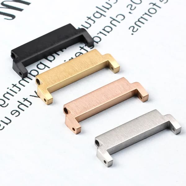 Urrem adapter - Metal adapter 22 mm til 18 mm - Quick release fjederstift - Passer til de fleste ure - Sort