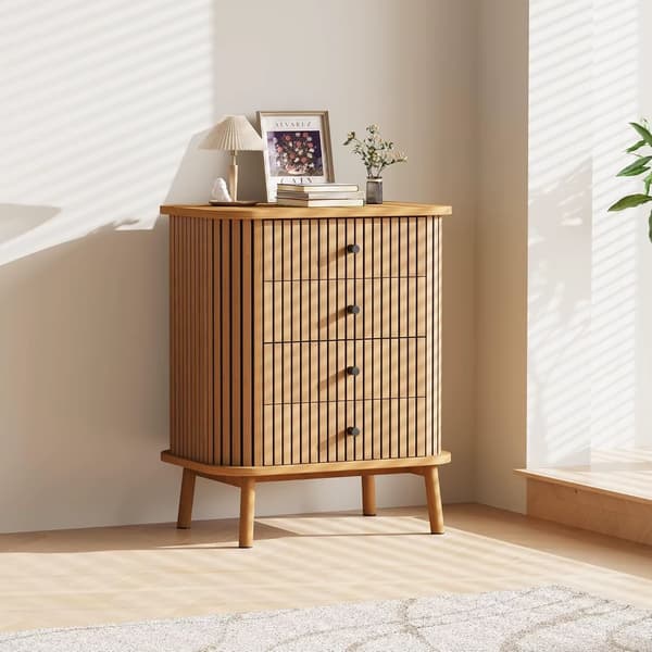 Boho kommode - Kommode med 4 skuffer - Rillet front - Buet design - Trækonstruktion - Rummelig opbevaring - Naturlig vild eg