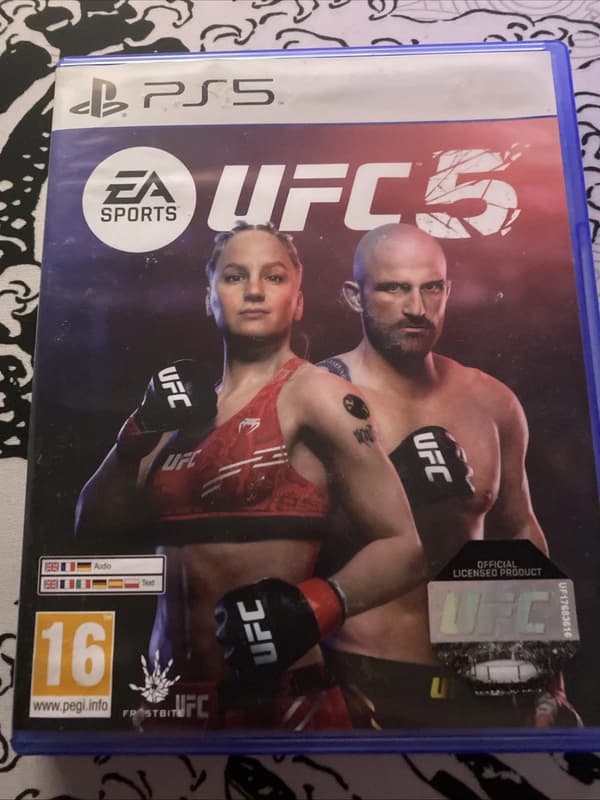 UFC 5 PS5 Brand New