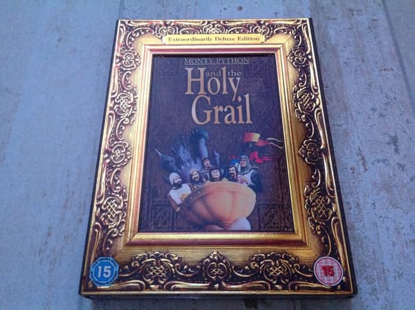 Monty Python og Ridderne av det Runde Bord: Extraordinarily Deluxe Edition 2 DVD + CD