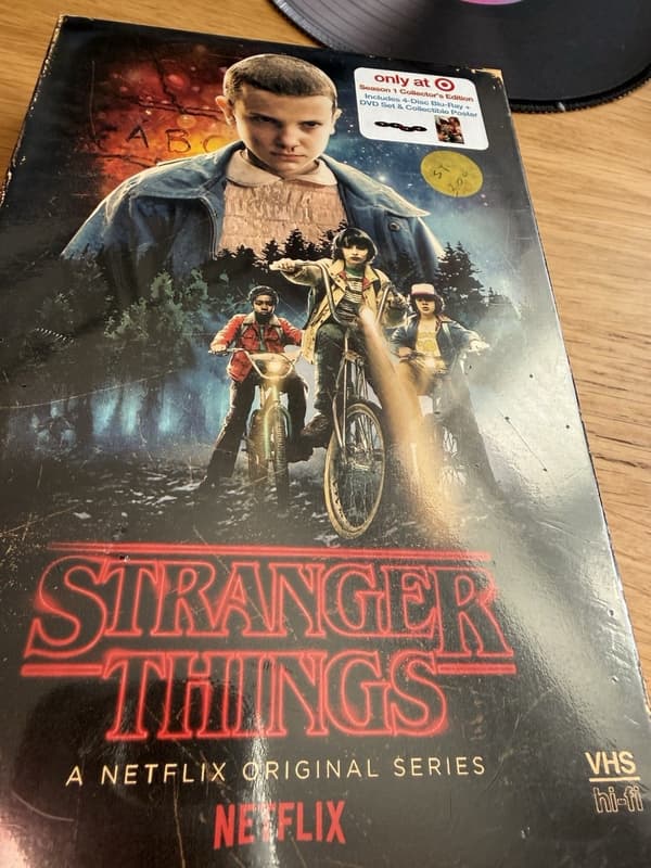 Stranger Things Kausi 1 - Keräilyversio Blu-ray