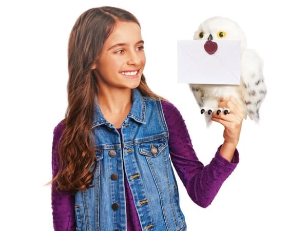 Harry Potter Wizarding World Interactive Enchanted Hedwig - 27cm tall.
