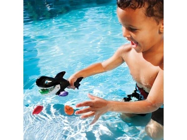 Swimways Gobble Gobble Guppies Orca