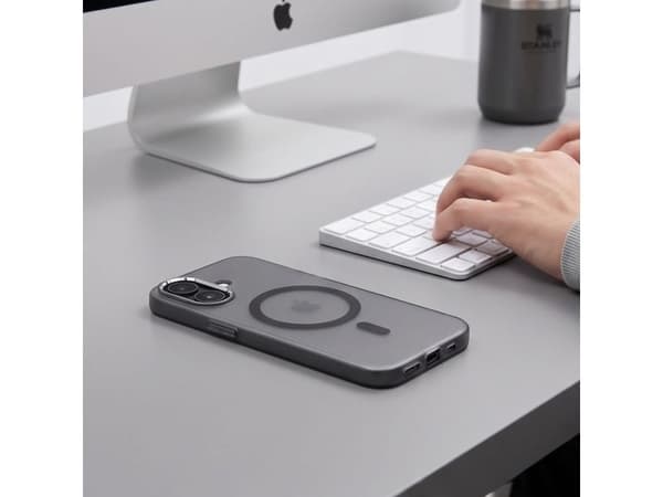 Tech-Protect MagZero MagSafe case for iPhone 17 - matte black