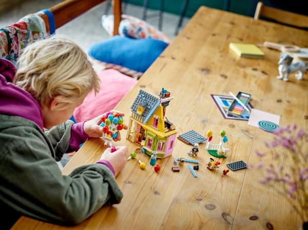 LEGO Disney 43217 - 'Up' House