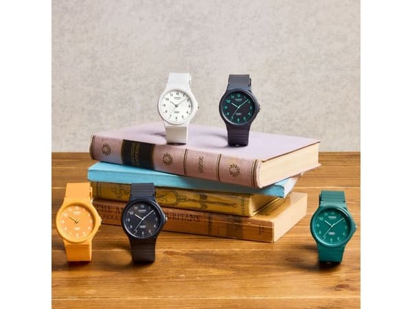 Casio MQ-24B-7BEF, Vattentät, Kvarts